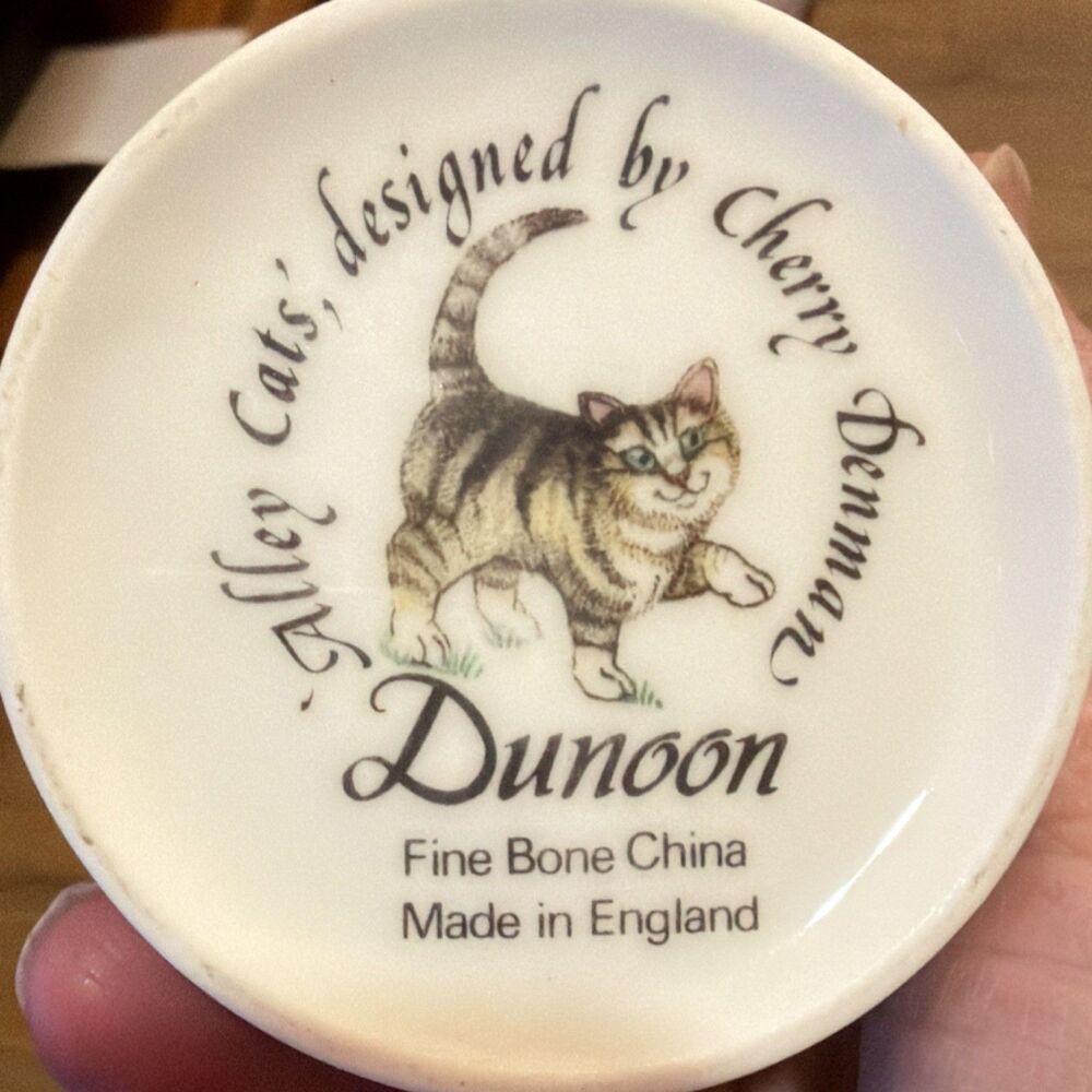 Dunoon Alley Cats Mug Cherry Denman Fine Bone China England Cats & Water Pump